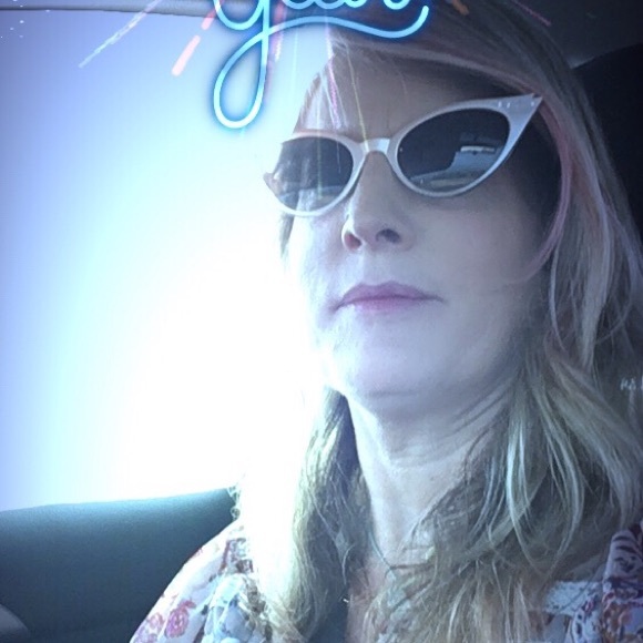 Meet your Posher, Heidi - Picture 5 of 7